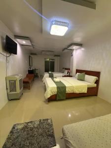 Postel nebo postele na pokoji v ubytování RVS BIRDLAND STAYCATION