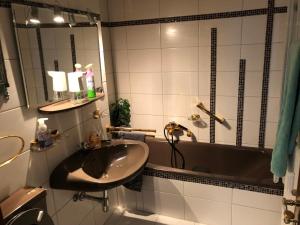 Ένα μπάνιο στο Apartment Naheblick