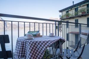A balcony or terrace at La Roseta