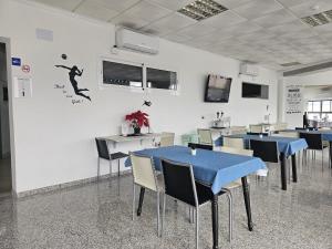 TV a/nebo společenská místnost v ubytování Hostal Kaizen