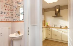 Ein Badezimmer in der Unterkunft Ferienwohnung Lachmöwe