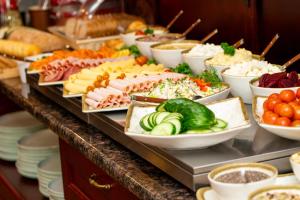 Makanan di atau berdekatan hotel