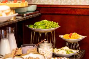 Makanan di atau berdekatan hotel