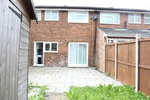 Hoone, kus puhkemaja asub