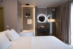 Gallery image of Ura e Kovacit Agrotourism in Voskopojë