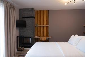 Gallery image of Ura e Kovacit Agrotourism in Voskopojë