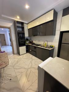 Kuchyň nebo kuchyňský kout v ubytování SunnySide 2 Bedroom Apartment + 2 fotografie