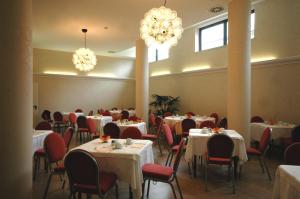 Restaurace v ubytování Hotel Langhe & Monferrato
