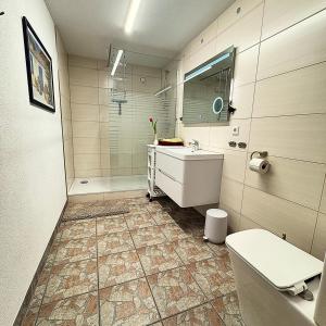 Koupelna v ubytování Ferienhaus Im Gässchen + 22 fotografií