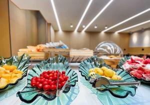 ホテルの敷地内または近くでの食事または食べ物