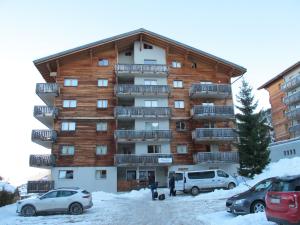 Budova, kde se apartmán nachází + 25 fotografií