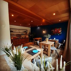 Posezení v ubytování Wohnung 2 Pers 1 Schlafzimmer und Wohnzimmer mit Balkon und Blick auf die Mosel