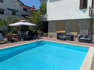 Bazén v ubytování Hotel Belvedere nebo v jeho okolí