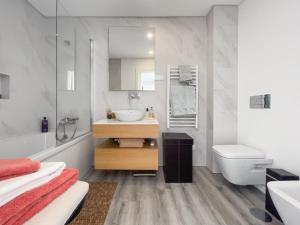 Ένα μπάνιο στο Casa Dourada - Golden Beach Apt +28 φωτογραφίες