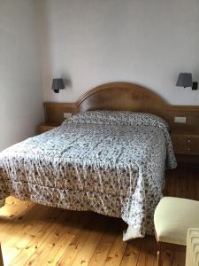 A bed or beds in a room at CAL RAMUNDAINA