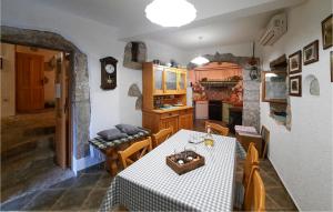 Kuchnia lub aneks kuchenny w obiekcie Beautiful Home In Lovran With Wifi