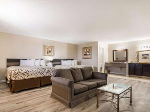 Posezení v ubytování Americas Best Value Inn Refugio