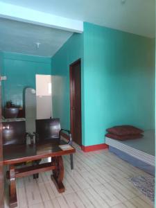 Φωτογραφία από το άλμπουμ του RM8 - Non-AC Second Floor Unit in San Roque Bauan Batangas σε Μπατάνγκας