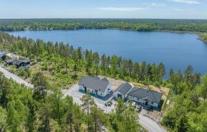 Loodusmaastik puhkemaja lähedal