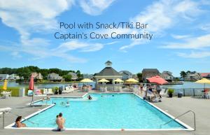 Πισίνα στο ή κοντά στο Beachin' at the Cove - Golf course, Shared pool & more!
