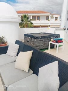 Posedenie v ubytovaní Penthouse Sea View Jacuzzy terrace & pool
