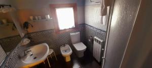Koupelna v ubytování CTR Casona Santa Coloma