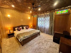 Fotografie z fotogalerie ubytování Peacock Houseboats v destinaci Šrínagar + 31 fotografií