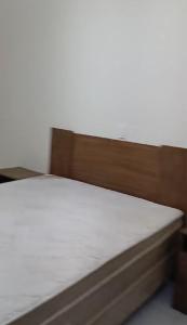 - la fermeture d'un lit dans une chambre dans l'établissement Casa Fundos na Enseada - 2 Quartos, à São Francisco do Sul