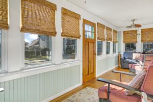 钦科蒂格Changing Tide - Downtown location with large deck!的相册照片