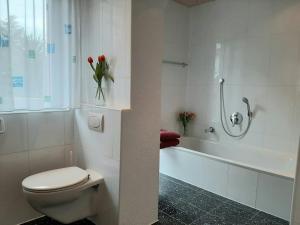 Koupelna v ubytování Traum Ferienwohnung mit 2 Schlafzimmern und Pool am Meer, Kroatien, Istrien, Liznjan bis 6 Personen, Urlaub an der Adria