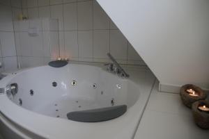 Ein Badezimmer in der Unterkunft Villa Sorgenfrei - a65549