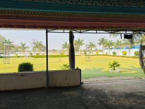 HOTEL MUSHAK by BAPPA PALACE外面的花园