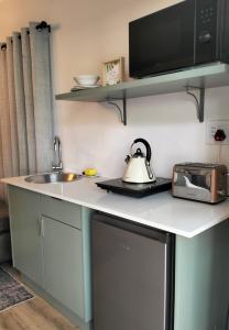 Η κουζίνα ή μικρή κουζίνα στο On the Lake +15 φωτογραφίες