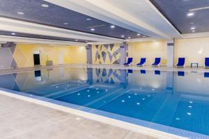 The swimming pool at or close to VILIN