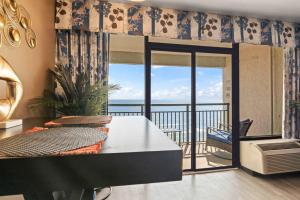 Posezení v ubytování Ocean Reef 905 - Oceanfront