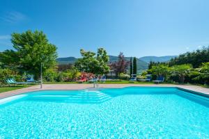 Bazén v ubytování Kalterer See Hof nebo v jeho okolí