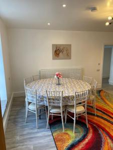 Foto dalla galleria di Faerdre Manor Large Holiday Home a Pont-Tyweli