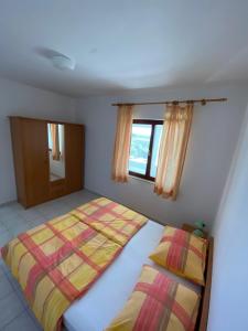 Posteľ alebo postele v izbe v ubytovaní Wohnung für 5 Personen mit Pool