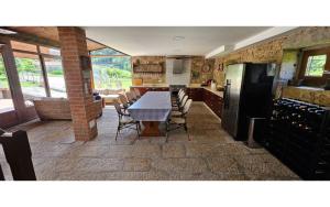 Billede fra billedgalleriet på Espectacular casa gallega con piscina i Valeije