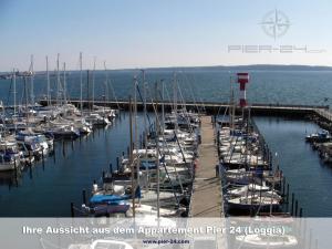 Apartmenthaus Hafenspitze Ap 24, Pier 24, Blickrichtung offene SeeBinnenhafen Nord - a72362