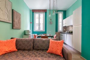 Гостиная зона в Bilocale moderno Isola-Garibaldi, 4 posti, WiFi veloce, Metro a 2 minuti