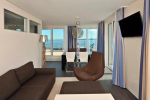 Galeriebild der Unterkunft Apartmenthaus Hafenspitze  Ap 35, "Captain's View", Blickrichtung offenes Meer, Binnenhafen, Strand - a72344 in Eckernförde
