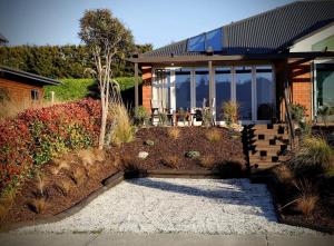 マナポウリにあるShadowland Apartmentの家庭