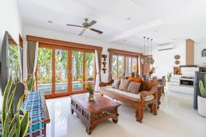 Ruang duduk di Kubu Gajah Villas