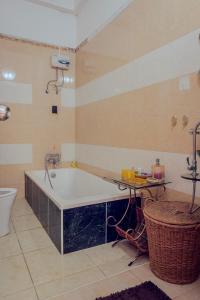 Koupelna v ubytování Villa du Bonheur Mer et Nature Rawai beach