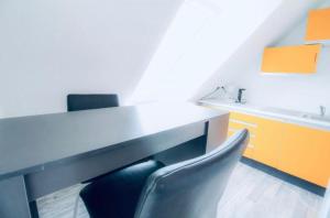 Fotografie z fotogalerie ubytování Central 4BR Shared Apartment with Terrace 10-Min Walk to Augarten ve Vídni