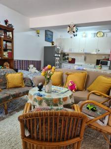 O zonă de relaxare la Villa George - Family Holidays