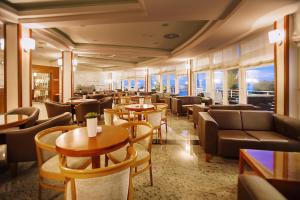 Posezení v ubytování Spa & Wellness Hotel Pinia