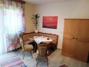 Posedenie v ubytovaní Haus Christof private Ferienwohnungen Nähe Wörthersee und Ossiacher See