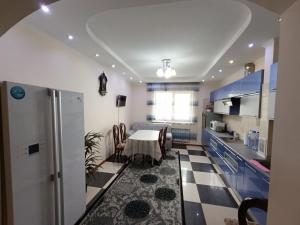 Η κουζίνα ή μικρή κουζίνα στο улица Гоголя 2 Апартаменты 180 метров